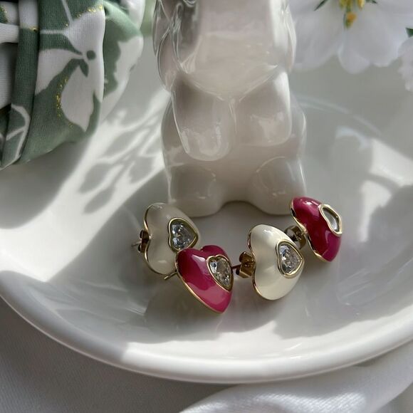 Lovely Heart Stud Earrings - Picture 2 of 2